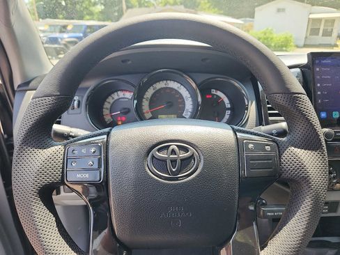 Used 2014 Toyota Tacoma 2WD Regular Cab image 17