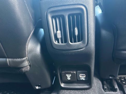 Used 2021 Jeep Compass Latitude image 11