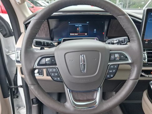 Certified 2023 Lincoln Navigator Reserve RWD image 15