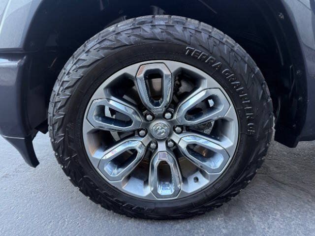 Used 2021 RAM 1500 Laramie w/ Sport Appearance Package AWD/4WD image 16