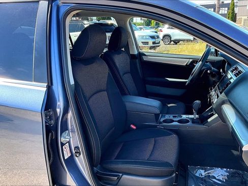 Used 2017 Subaru Outback 2.5i Premium AWD/4WD image 10