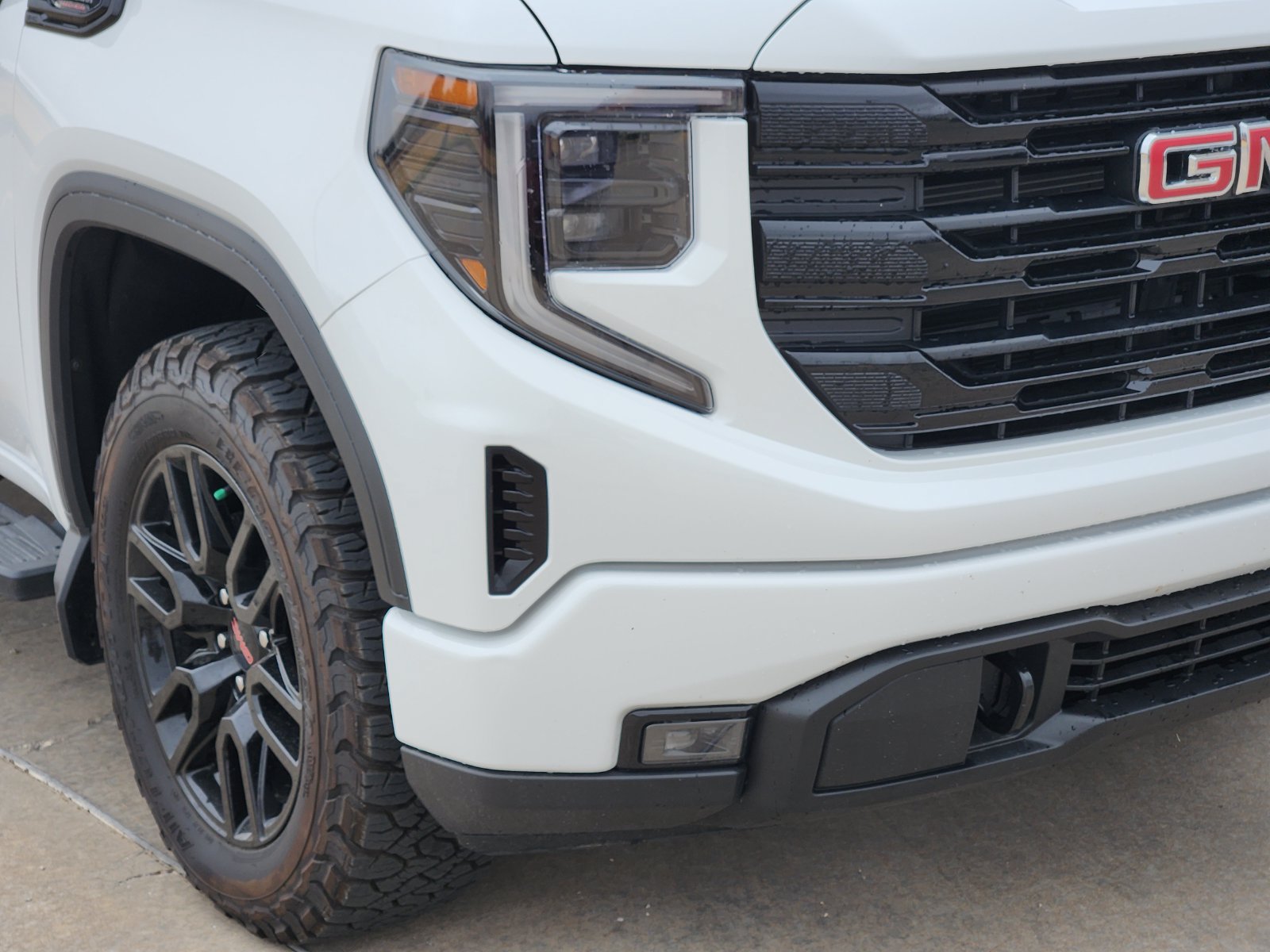 Used 2026 GMC Sierra 1500 Elevation w/ Preferred Package AWD/4WD image 10