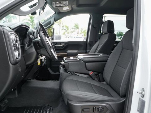 Used 2021 GMC Sierra 2500 SLE w/ Fleet Comfort Package image 16