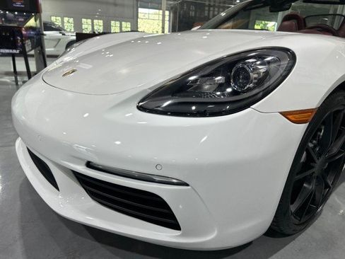 Used 2017 Porsche 718 Boxster RWD image 22
