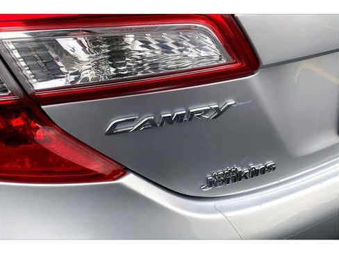 Used 2012 Toyota Camry SE image 9