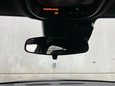 Used 2025 Buick Envista Preferred image 17