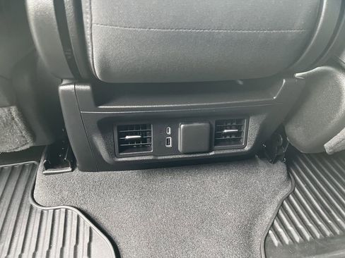 Used 2023 GMC Sierra 1500 SLE image 17