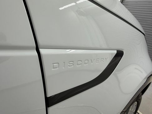 New 2026 Land Rover Discovery Limited Edition AWD/4WD image 33
