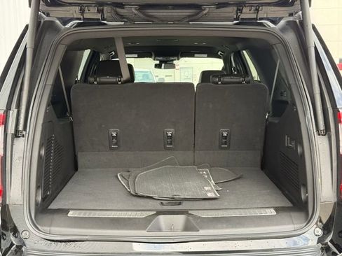 Used 2025 GMC Yukon XL Denali AWD/4WD image 32