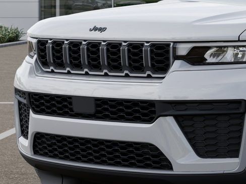 New 2026 Jeep Grand Cherokee Altitude AWD/4WD image 11