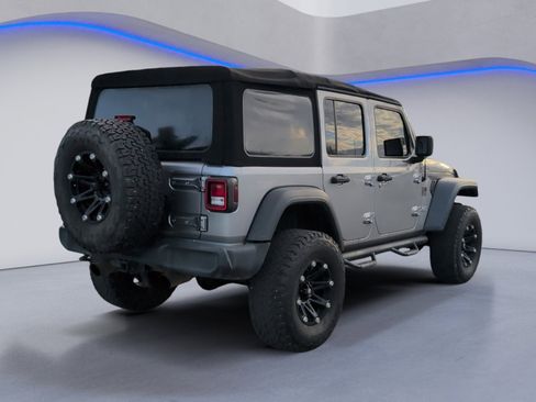 Used 2018 Jeep Wrangler Unlimited Sport S image 3