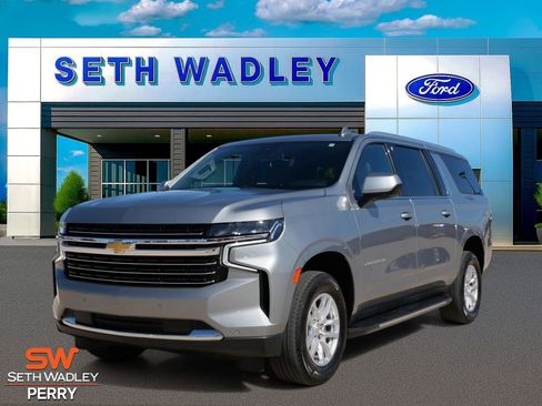 Used 2024 Chevrolet Suburban LT image 6