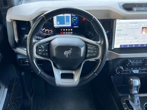 Used 2023 Ford Bronco Wildtrak image 12