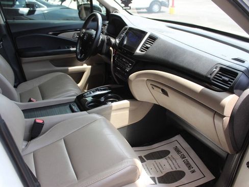 Used 2017 Honda Pilot Touring image 9