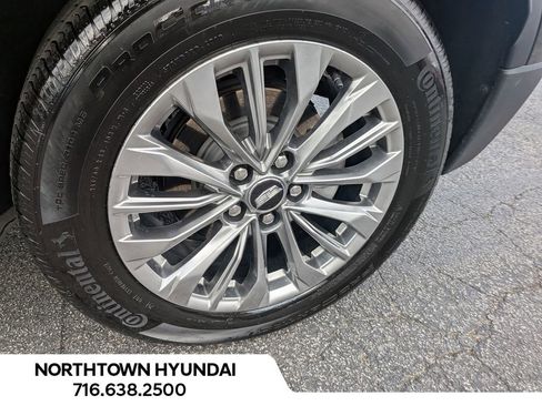 Used 2025 Cadillac XT4 Premium Luxury image 50