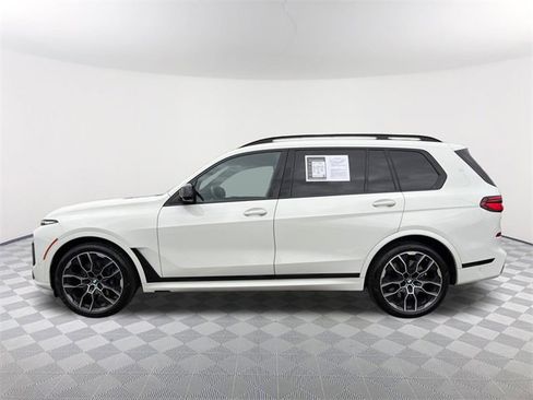 Used 2025 BMW X7 M60i image 8