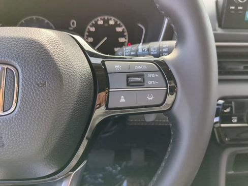 New 2025 Honda Pilot Touring image 31
