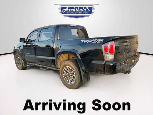 Used 2023 Toyota Tacoma TRD Sport image 2