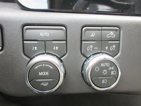New 2026 GMC Sierra 1500 SLT w/ SLT Convenience Package AWD/4WD image 19