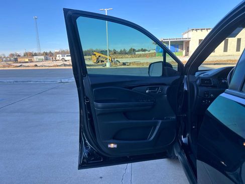 Certified 2019 Honda Passport Touring image 10