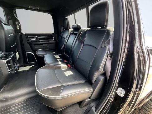 Used 2020 RAM 2500 Laramie w/ Night Edition AWD/4WD image 13