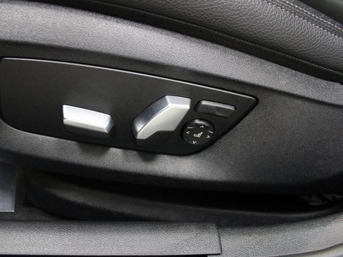 Used 2019 BMW 530i w/ Convenience Package image 16