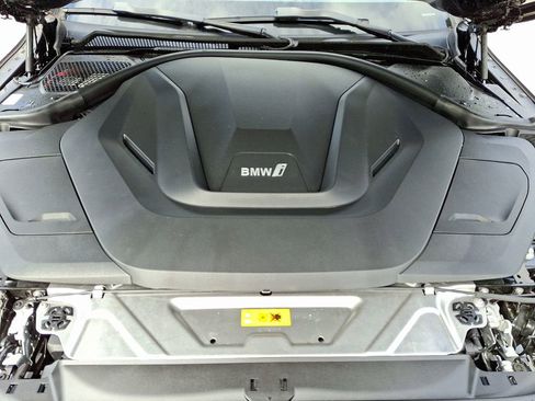 Used 2024 BMW i4 eDrive35 w/ Convenience Package image 31