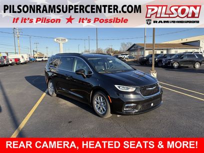 Used 2022 Chrysler Pacifica Touring-L
