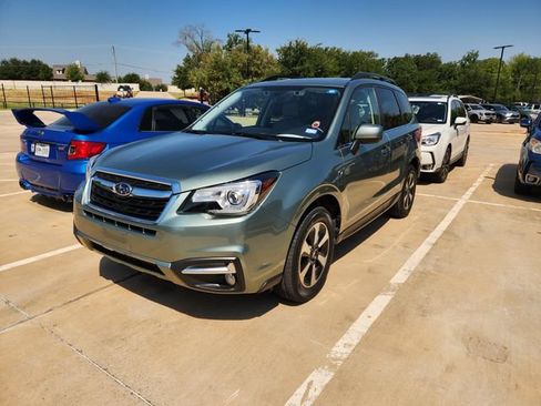 Used 2018 Subaru Forester 2.5i Limited AWD/4WD image 2