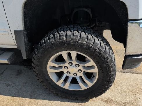 Used 2018 Chevrolet Silverado 1500 LT w/ All Star Edition AWD/4WD image 10