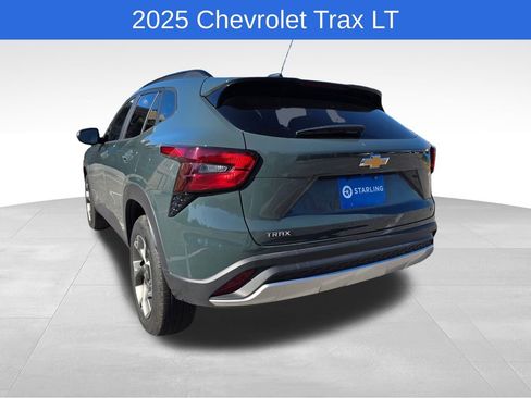 Certified 2025 Chevrolet Trax LT w/ LT Convenience Package image 7