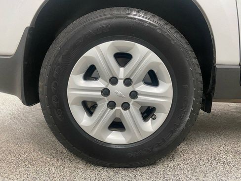 Used 2017 Chevrolet Traverse LS image 30