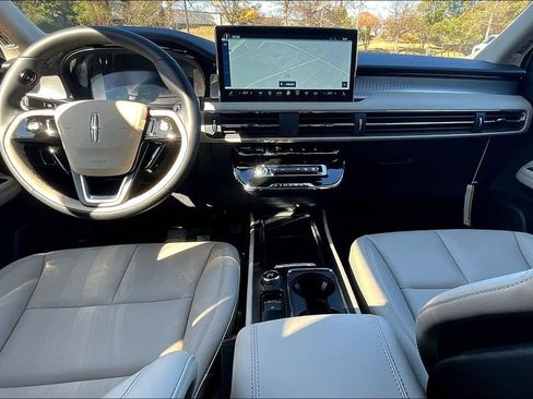 New 2026 Lincoln Corsair Premiere image 5