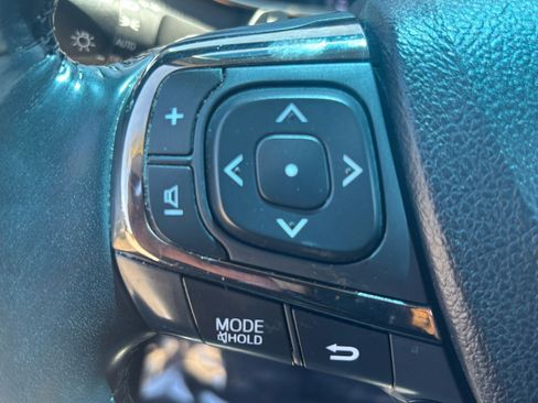 Used 2016 Toyota Avalon Limited w/ Toyota Safety Sense Package FWD image 19