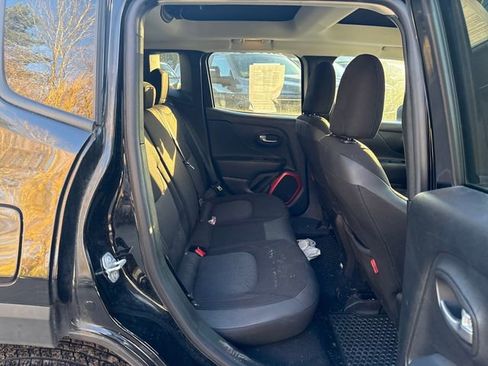 Used 2017 Jeep Renegade Trailhawk image 11