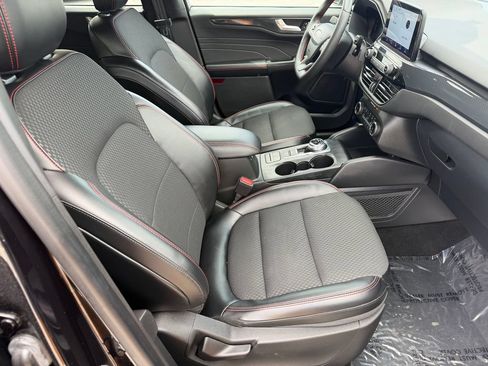 Used 2023 Ford Escape ST-Line Select AWD/4WD image 15