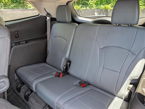 Used 2018 Buick Enclave Essence w/ Trailering Package FWD image 26