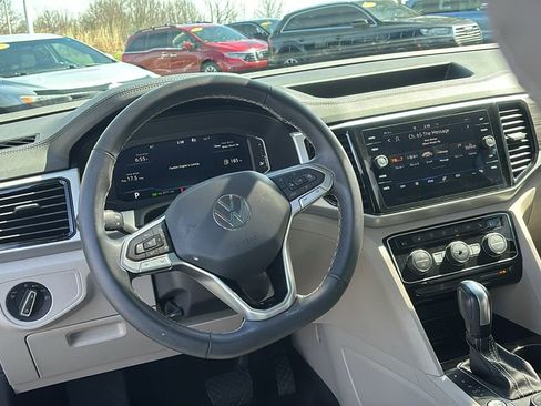 Used 2023 Volkswagen Atlas SE AWD/4WD image 13
