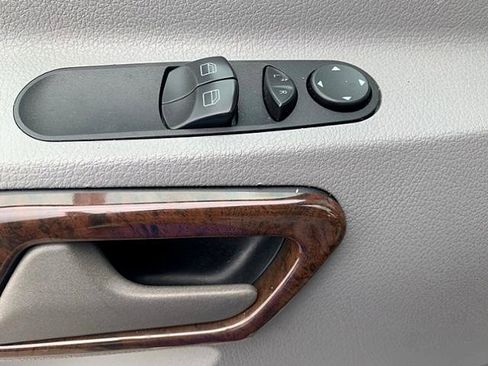 Used 2012 Mercedes-Benz Sprinter 3500 image 8