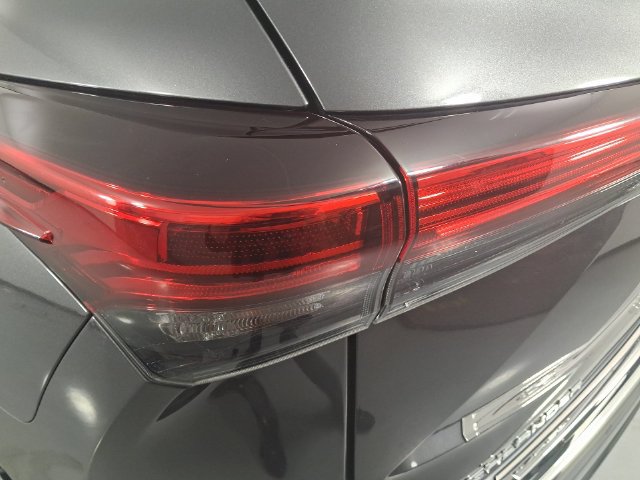 Used 2020 Toyota Highlander Limited AWD/4WD image 32