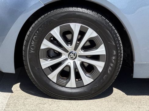 Used 2022 Toyota Corolla LE FWD image 12