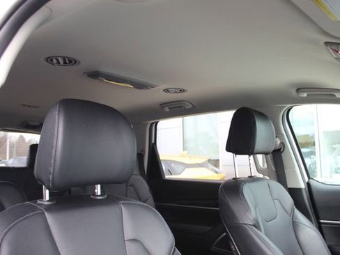 Used 2023 Kia Telluride S AWD/4WD image 35