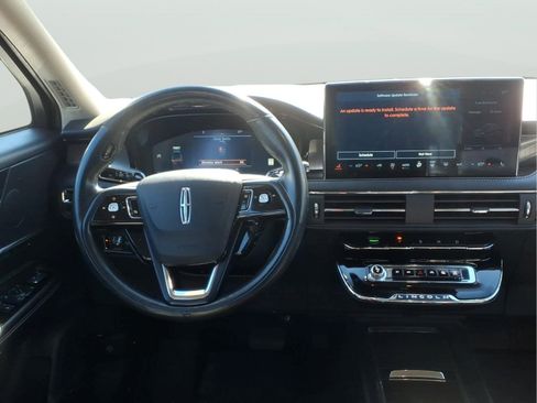 Used 2023 Lincoln Corsair Reserve w/ Jet Appearance Package image 10