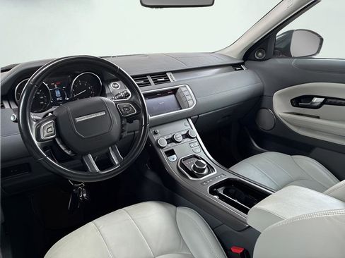 Used 2018 Land Rover Range Rover Evoque image 9