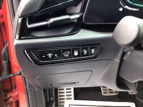 Used 2023 Kia Niro SX Touring image 25