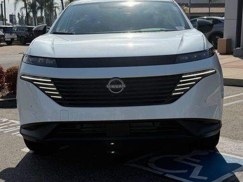 New 2026 Nissan Murano SV AWD/4WD image 2