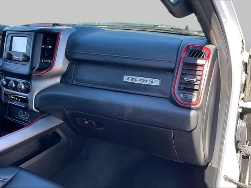 Certified 2025 RAM 2500 Big Horn AWD/4WD image 18