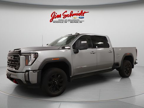 Used 2024 GMC Sierra 2500 AT4 w/ AT4 Premium Plus Package AWD/4WD image 2