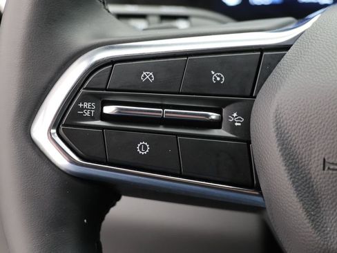 Used 2025 Chevrolet Equinox LT image 19