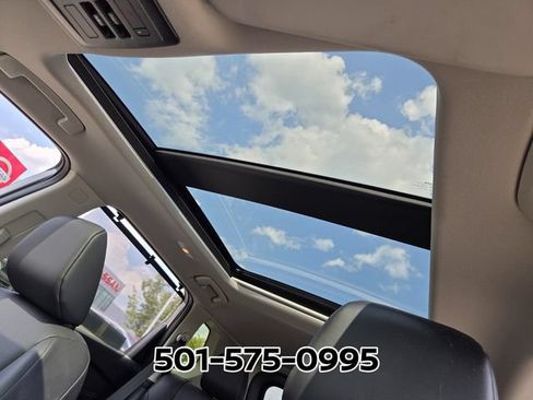 Used 2025 Nissan Rogue SV w/ SV Premium Package FWD image 9